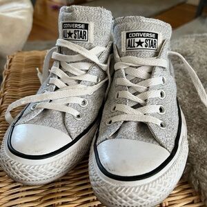 Converse size 7